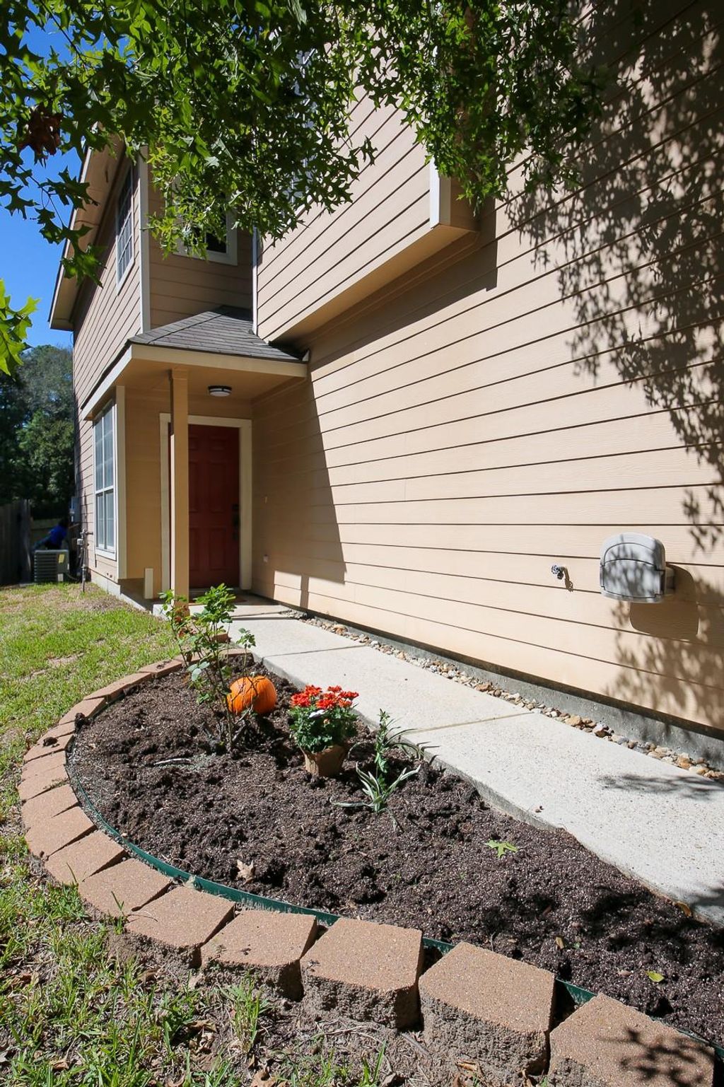 Photo of 27 Summerhaze Circle, The Woodlands, TX 77382 (MLS # 20573574)