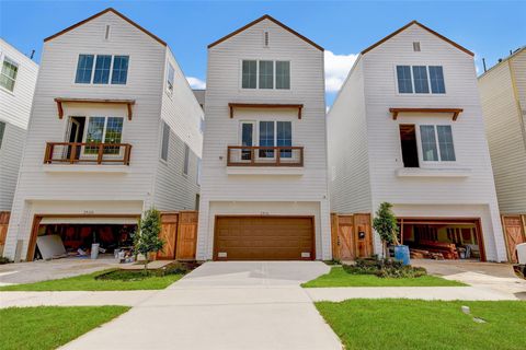 Photo of 2516 Ohsfeldt Street, Houston, TX 77008 (MLS # 66105101)