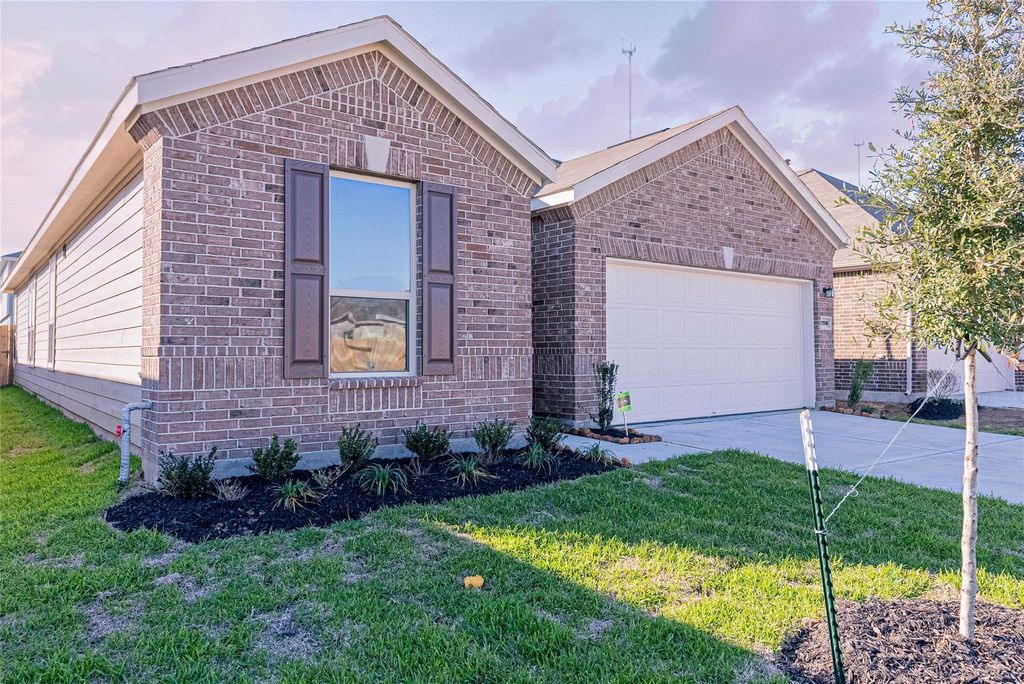 Photo of 2114 Damasi Ln Ln, Fresno, TX 77545 (MLS # 22403551)