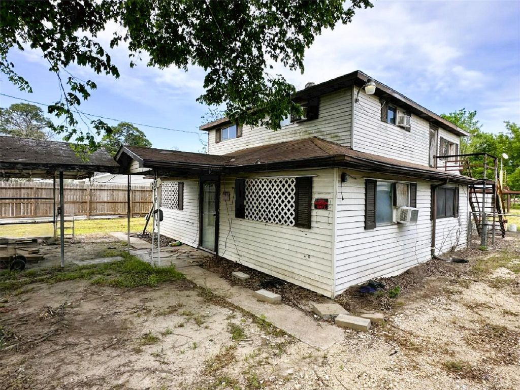 Photo of 207 S 5th Street, Highlands, TX 77562 (MLS # 415058)