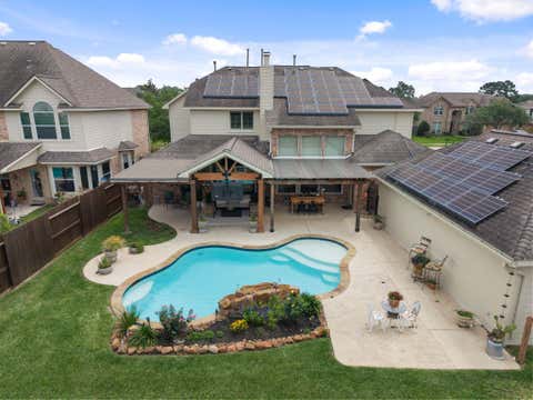 Homes For Sale - 19015 Rustling Ridge Lane<br/> Tomball, TX 77377
