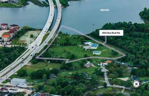 Photo of 2904 Red Bluff Rd Road, Seabrook, TX 77586 (MLS # 52271092)