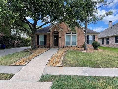 Photo of 240 Farnworth Circle, League City, TX 77573 (MLS # 74454320)