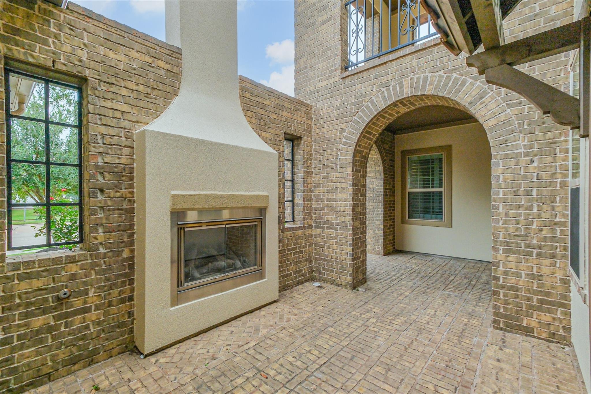 3722 Edison Lane