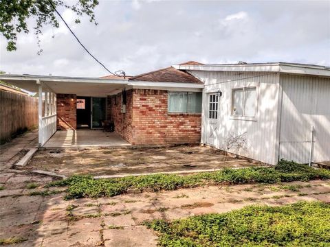 Photo of 2523 28th Avenue N, Texas City, TX 77590 (MLS # 30314025) Photo of 2523 28th Avenue N, Texas City, TX 77590 (MLS # 30314025)