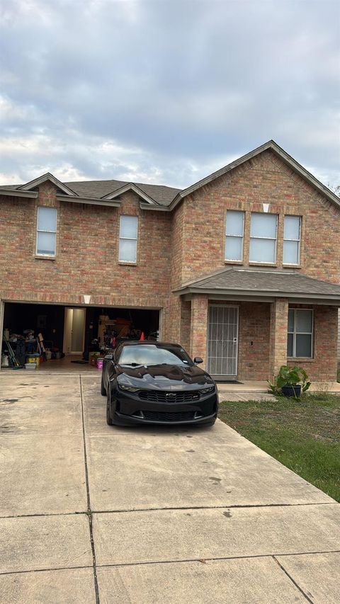 7738 Cedar Farm San Antonio TX 78239