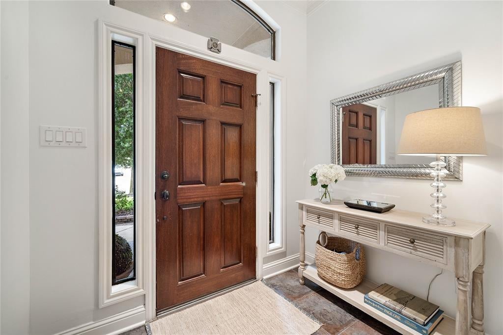 Photo of 5339 Mcculloch Circle, Houston, TX 77056 (MLS # 58583932)