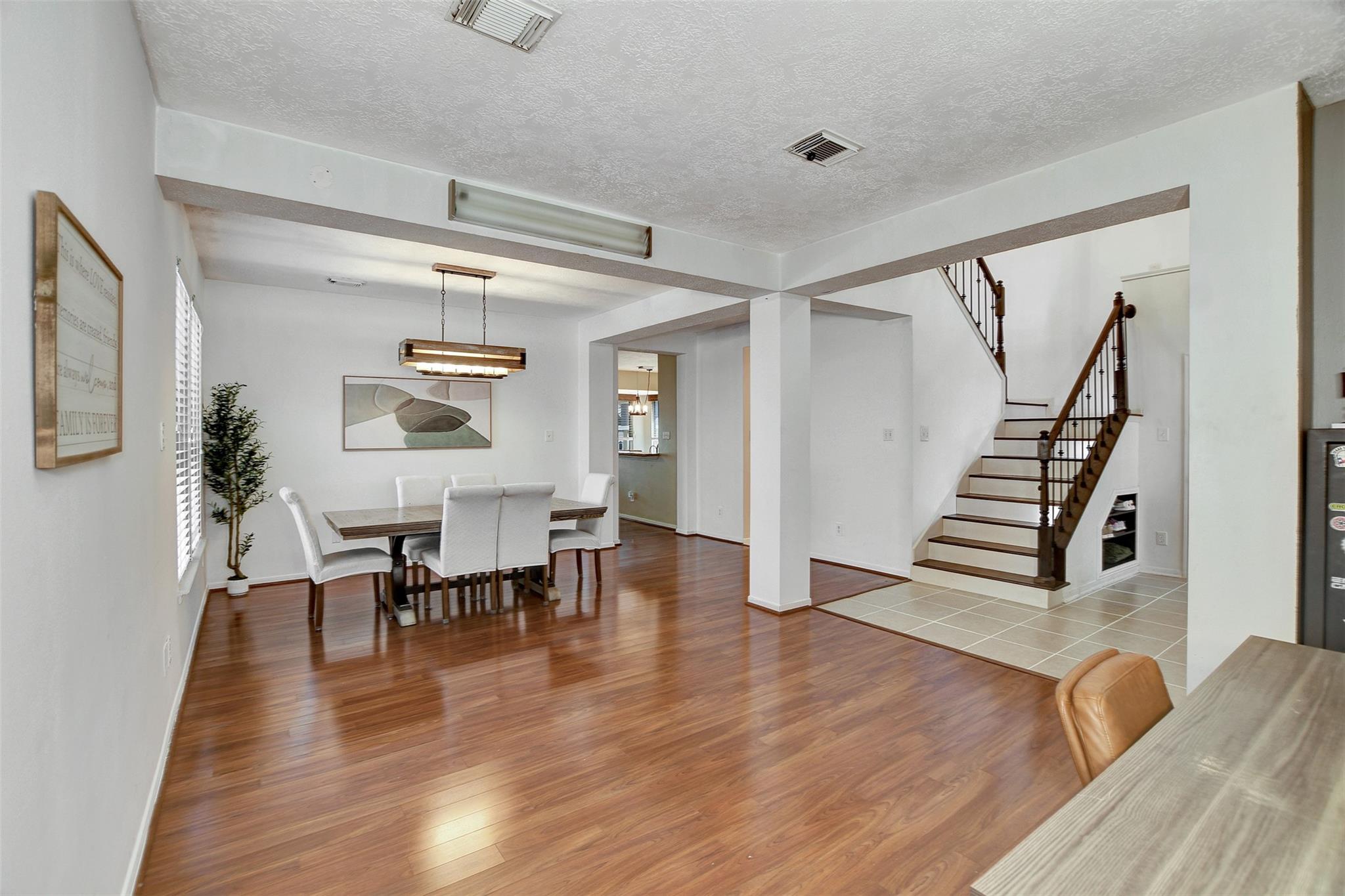 1809 Oak Wood Drive E