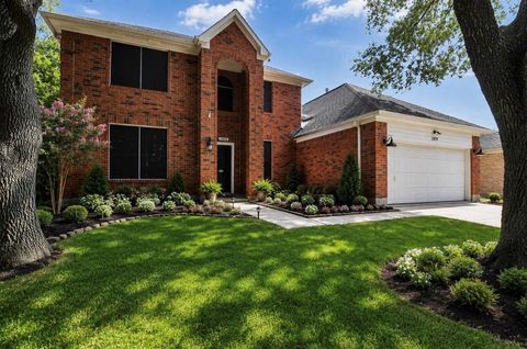 Photo of 1809 Oak Wood Drive E, Pearland, TX 77581 (MLS # 46849528)