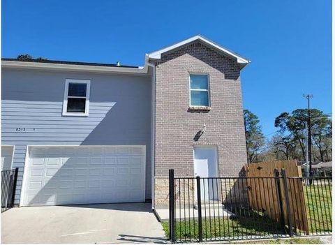 Photo of 8203 Oak Knoll Lane #B, Houston, TX 77028 (MLS # 9856374)