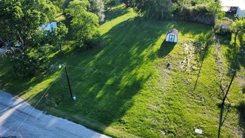 Photo of 345 20th Street, Hempstead, TX 77445 (MLS # 42795825)