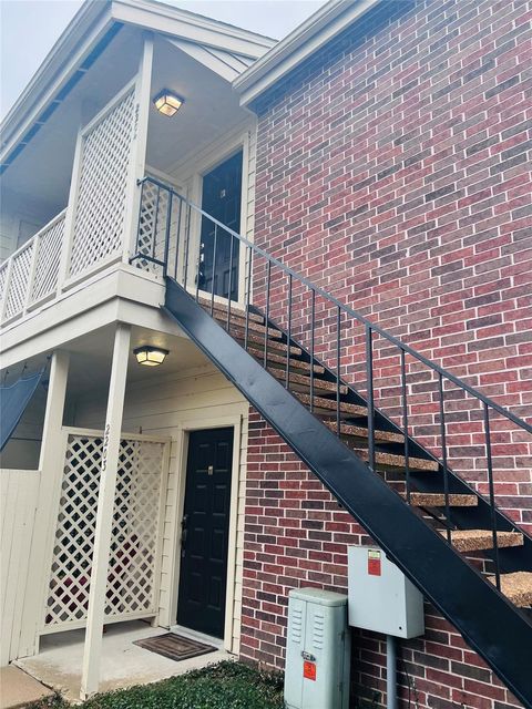 Photo of 2121 El Paseo Street #2204, Houston, TX 77054 (MLS # 71359886)