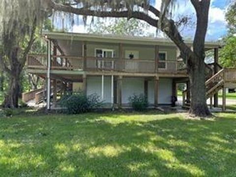Homes For Sale - 915 Live Oak Drive<br/> Jones Creek, TX 77541