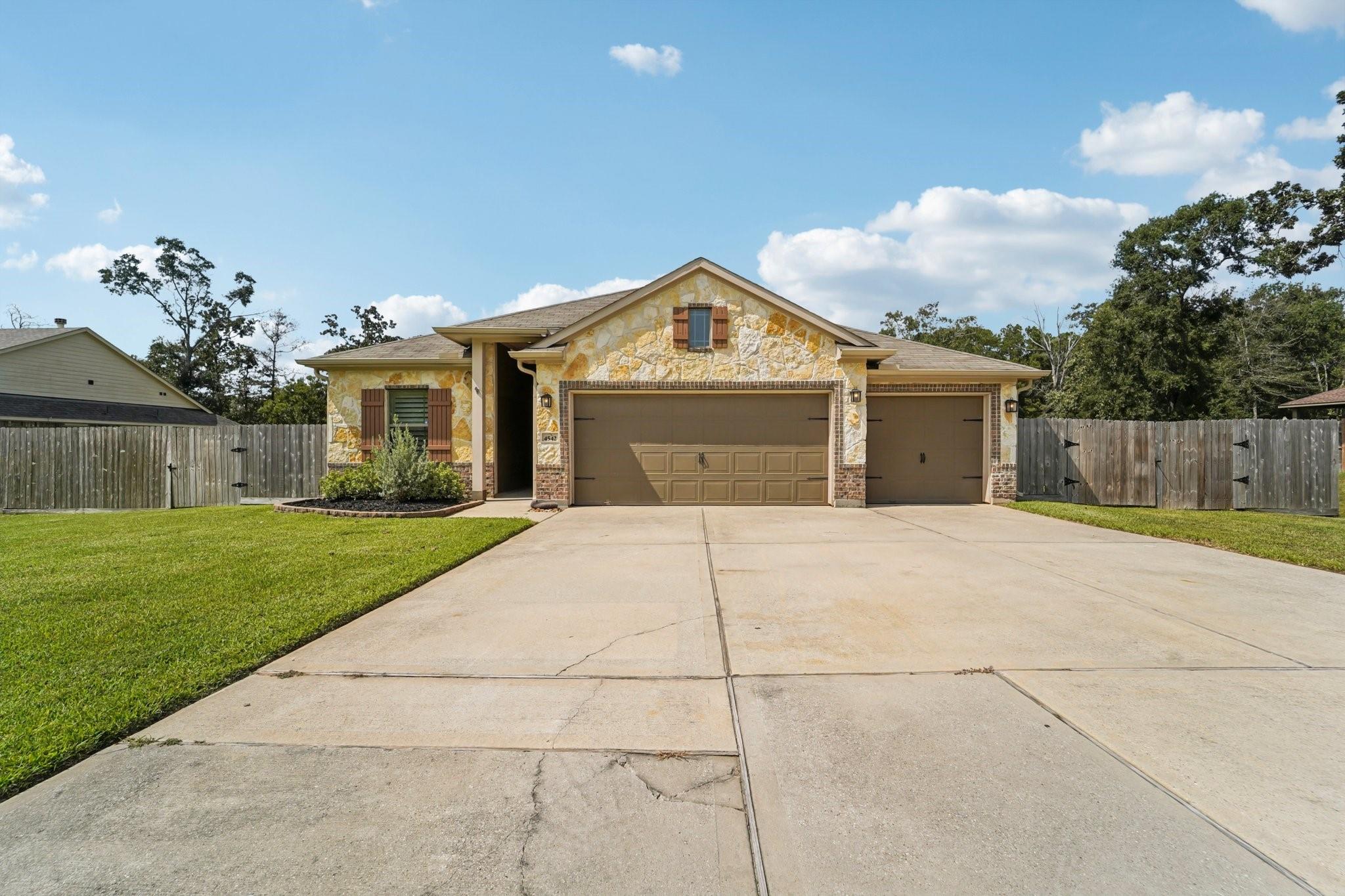 4542 Coues Deer Lane