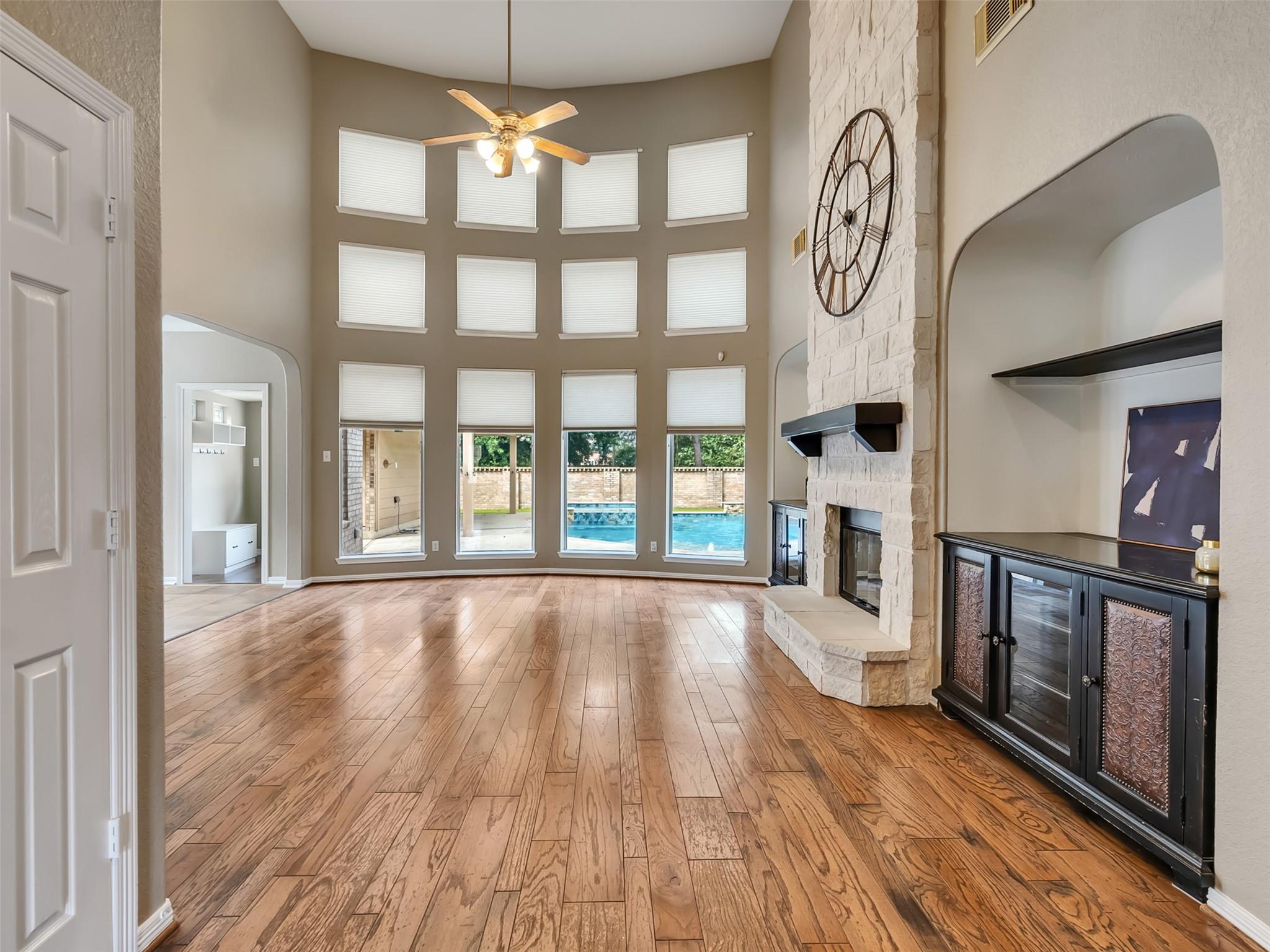 8106 Clearwater Crossing