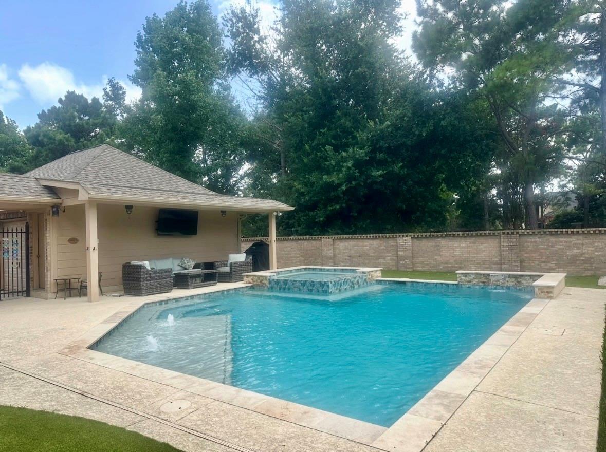 8106 Clearwater Crossing