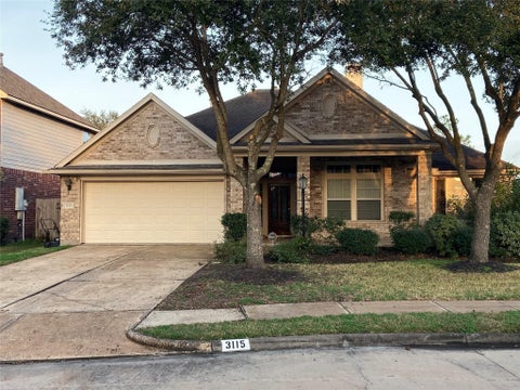 Homes For Rent - 3115 Chappelwood Drive<br/> Pearland, TX 77584