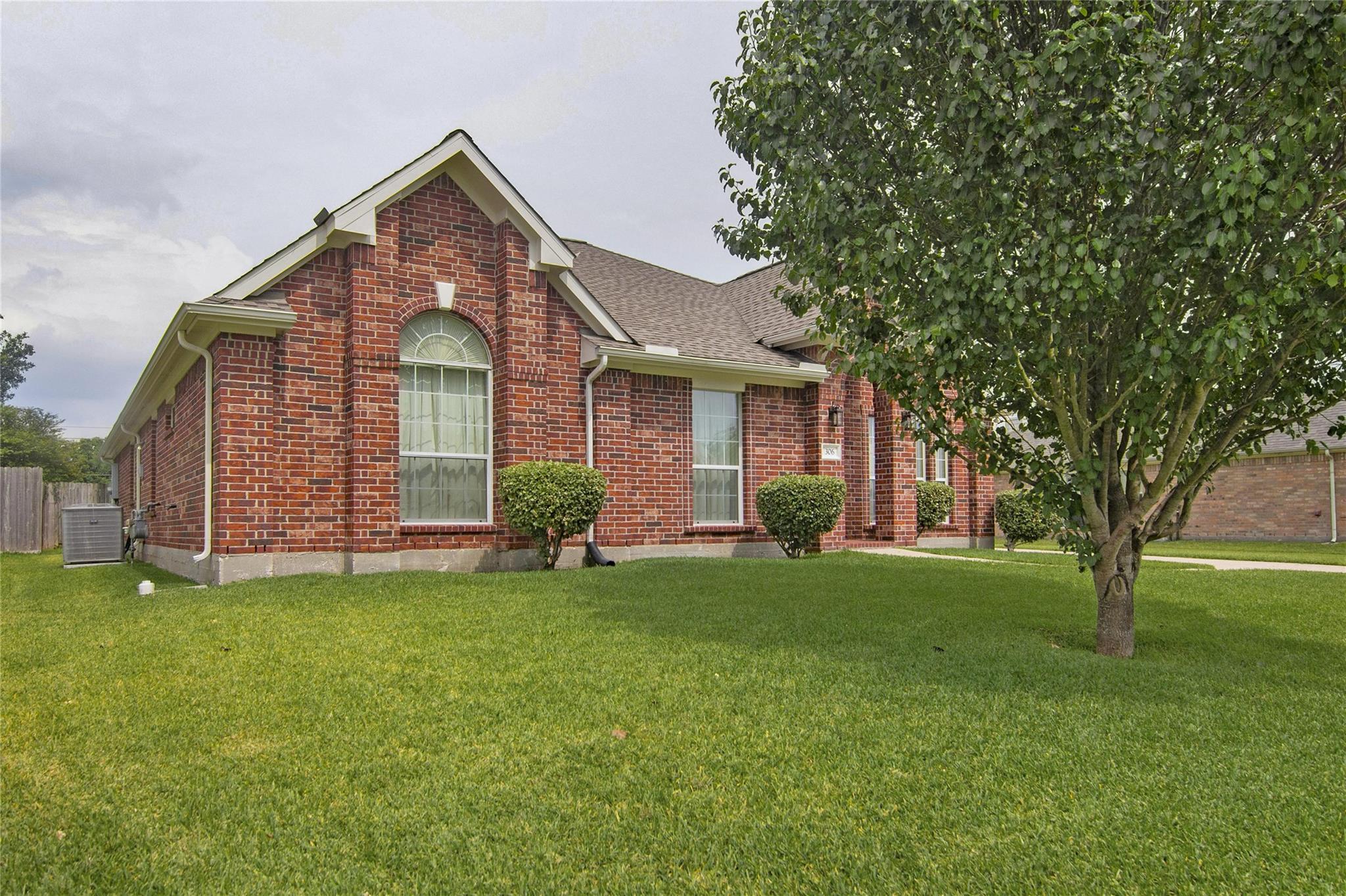 306 King William Drive