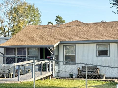 Photo of 210 Magnolia Cove, Onalaska, TX 77360 (MLS # 64224157)