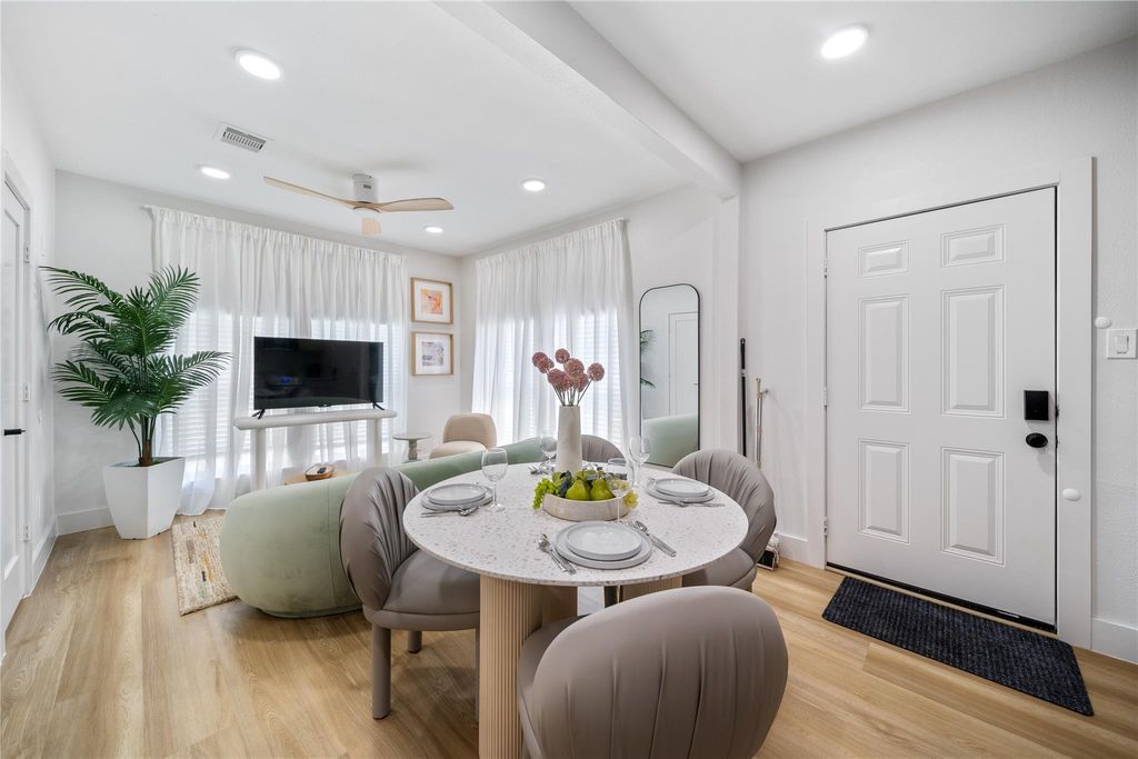 Photo of 4704 Park Drive #6, Houston, TX 77023 (MLS # 16481161)