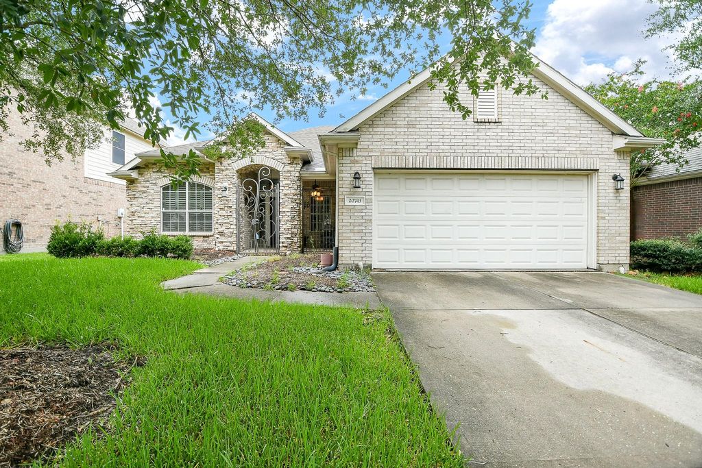 Photo of 20743 Oakhurst Park Drive, Porter, TX 77365 (MLS # 28955429)