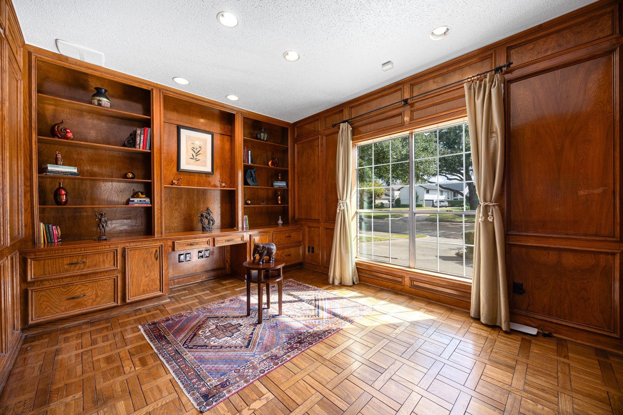 1933 Country Club Boulevard