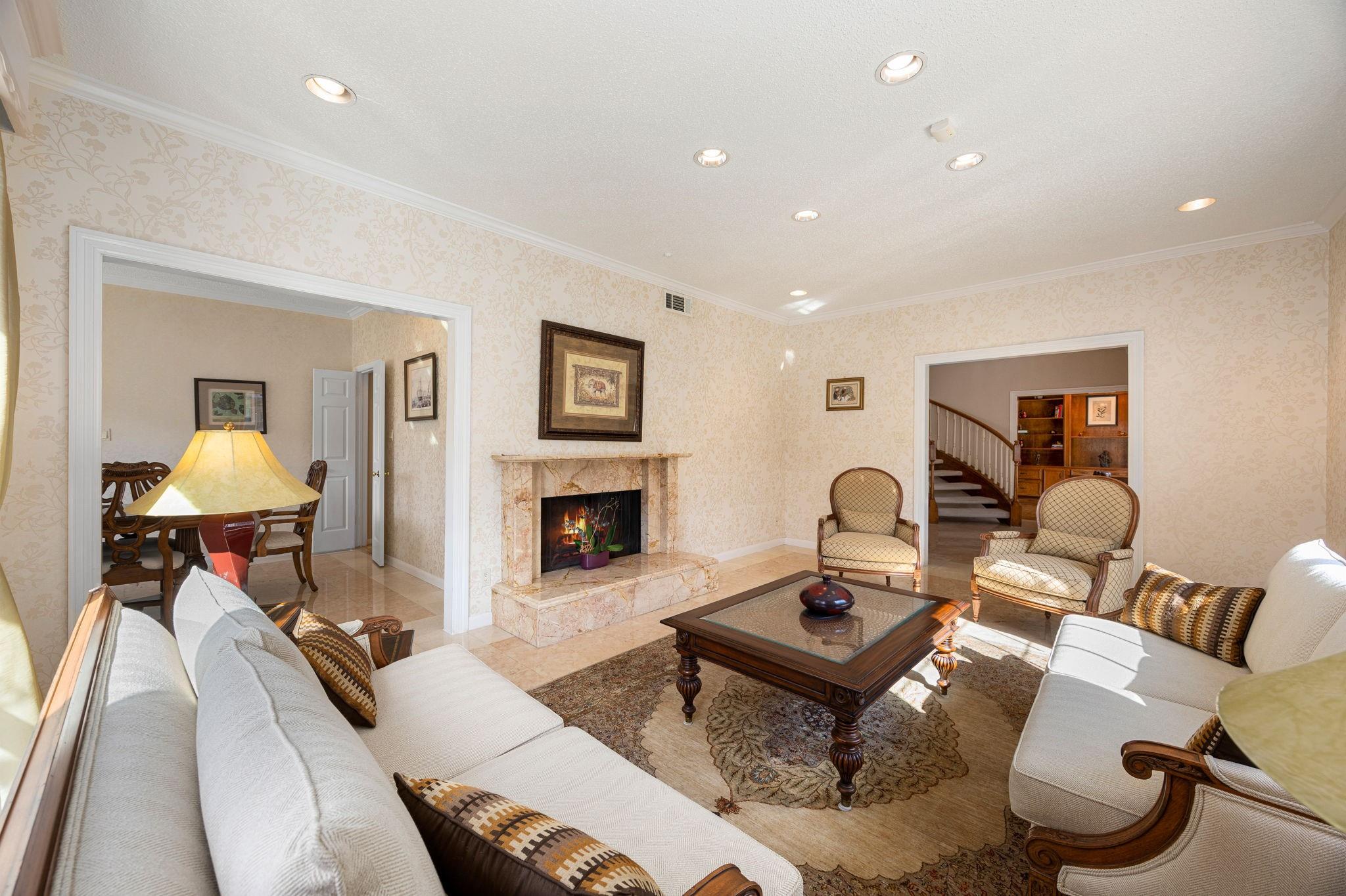 1933 Country Club Boulevard