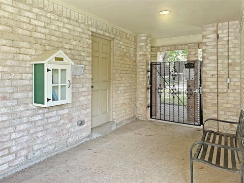 Tiny photo for 6203 Fairway Oaks Court, Spring, TX 77379 (MLS # 84529776)