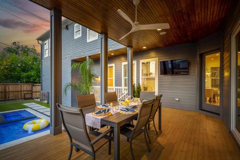 Photo of 319 E 26th Street, Houston, TX 77008 (MLS # 77276990)