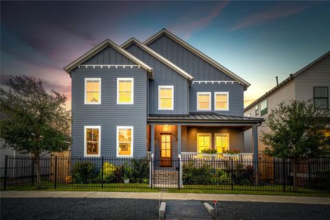 Photo of 319 E 26th Street, Houston, TX 77008 (MLS # 77276990)