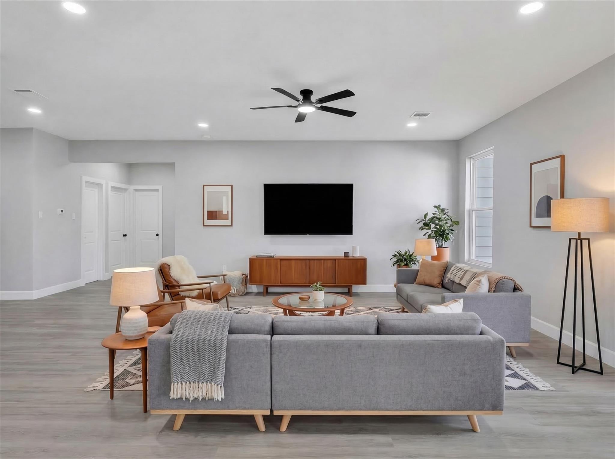 9026 Lawncliff Lane