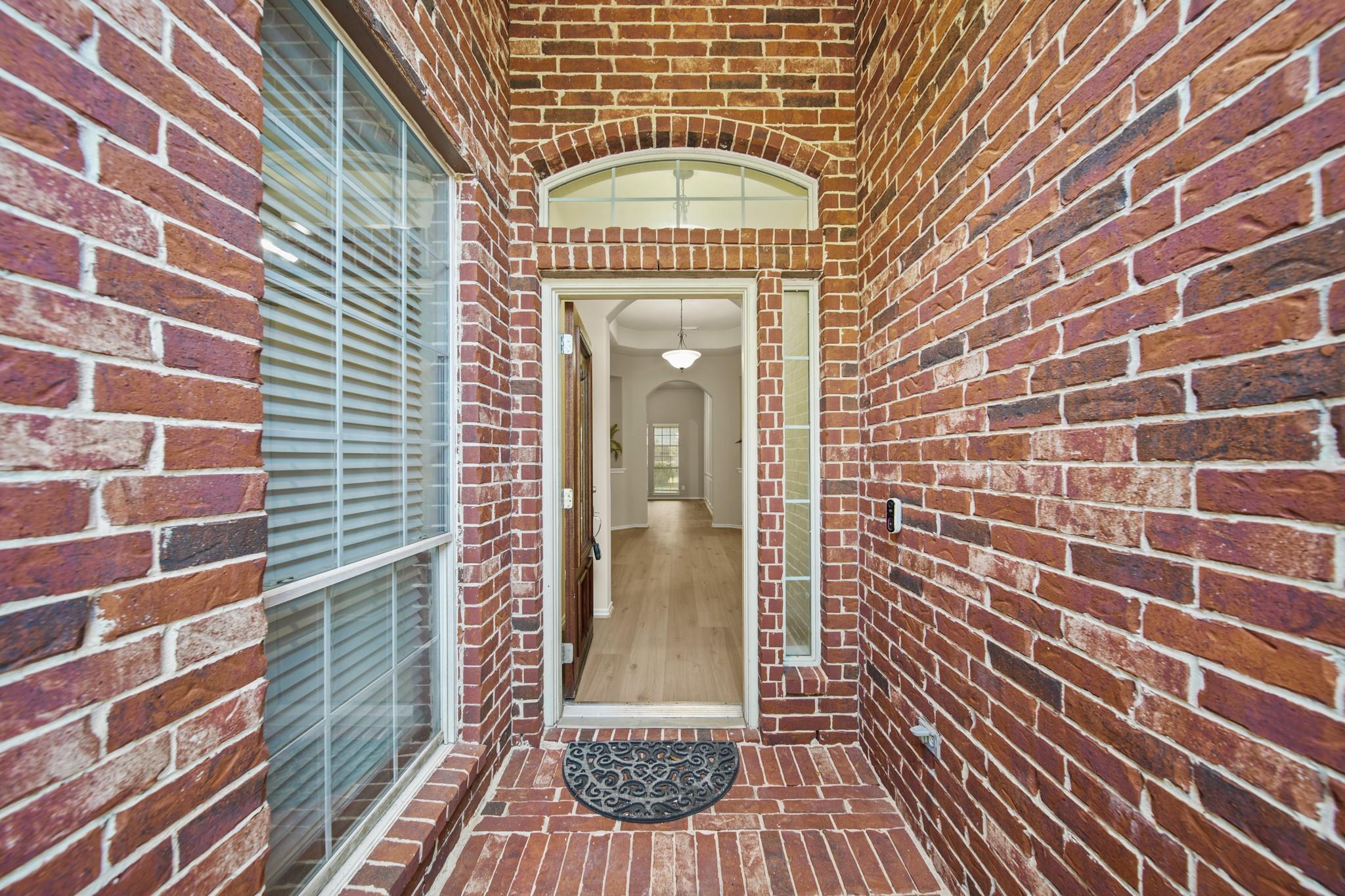 1915 Stable Stone Lane