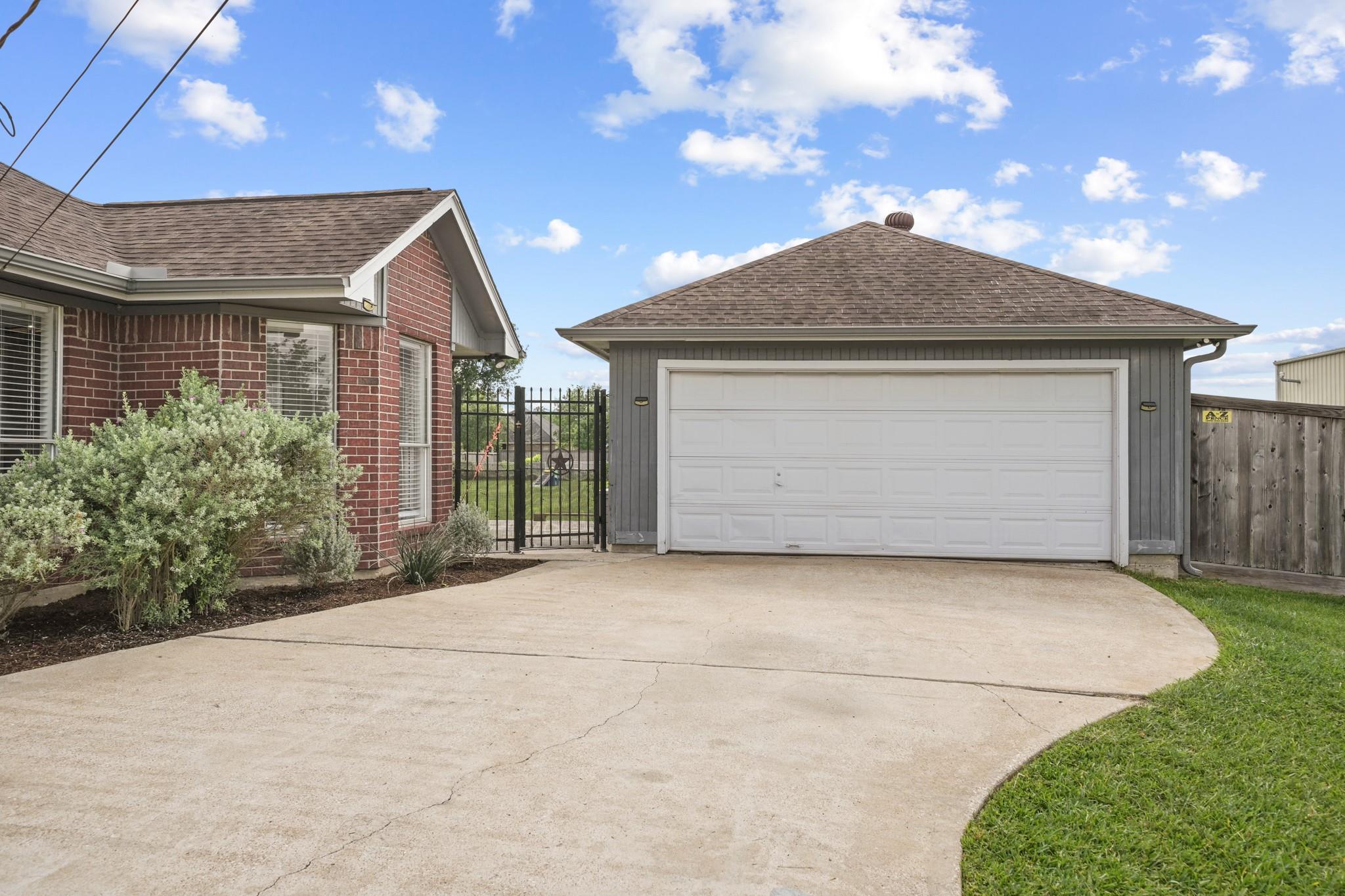 3603 Lone Pine Drive