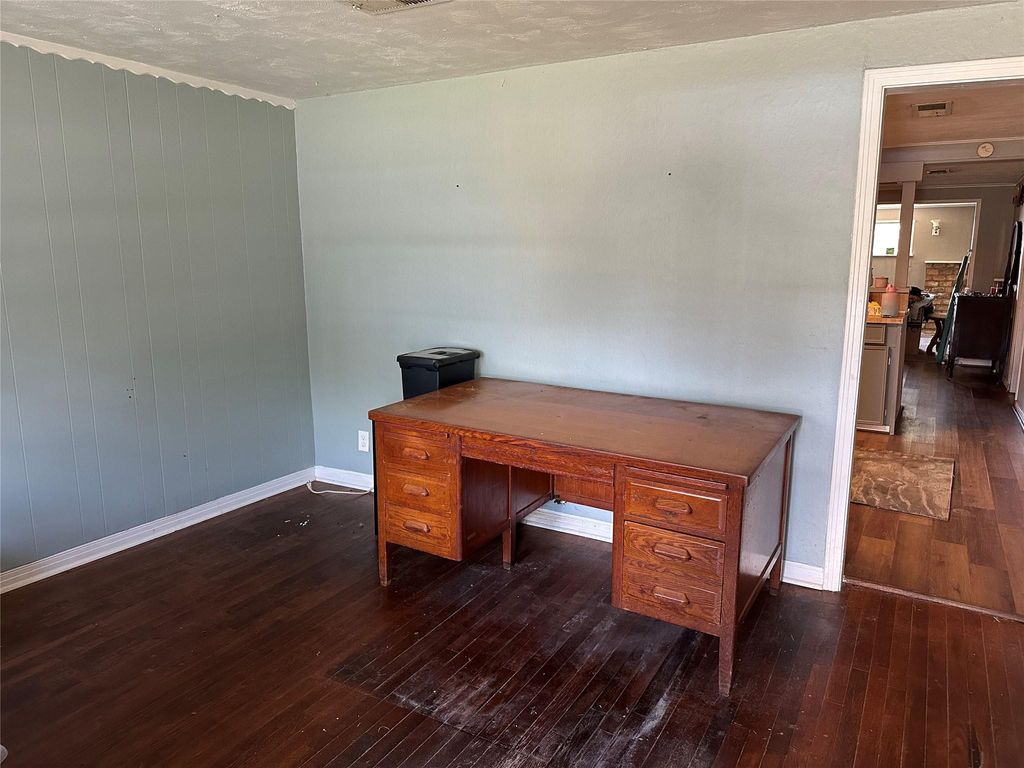 Photo of 509 W Oak Street, Highlands, TX 77562 (MLS # 89784941)