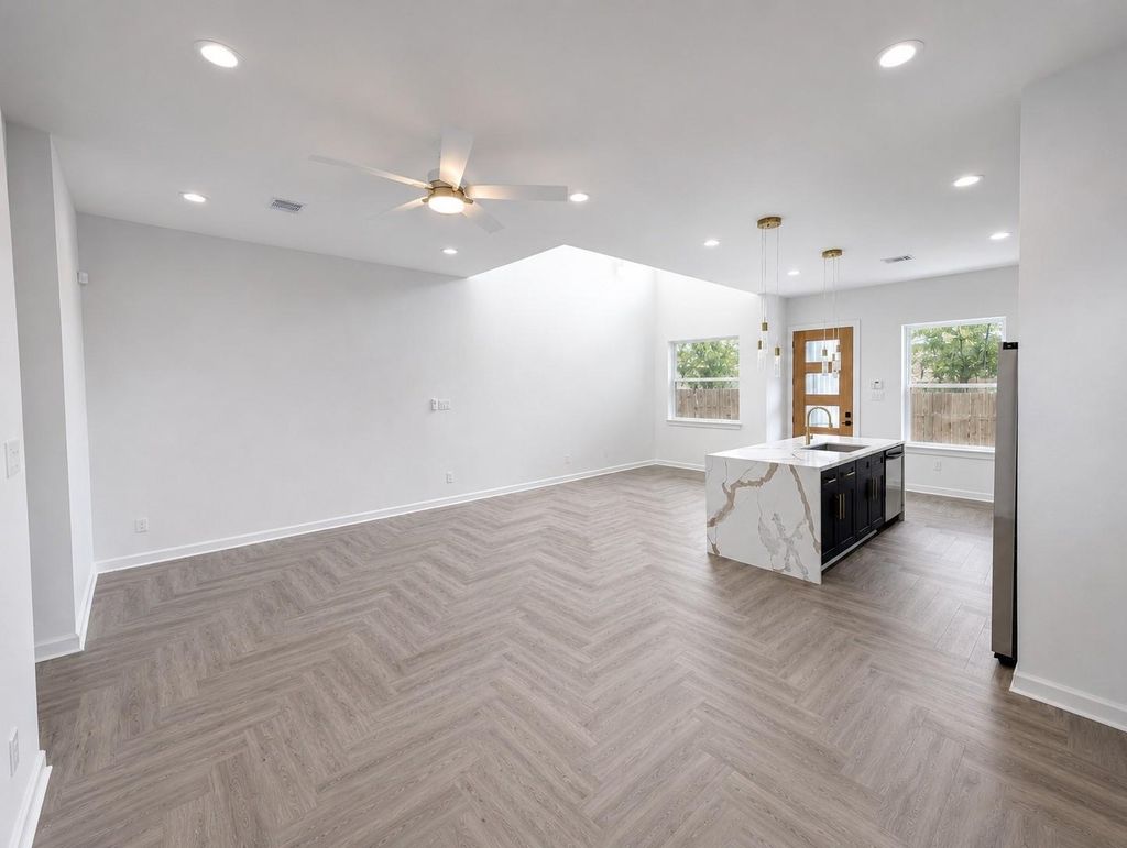 Photo of 5018 Dieppe Street, Houston, TX 77033 (MLS # 40484352)