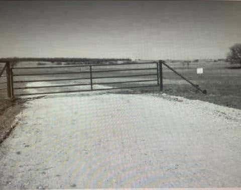 Photo of 9 Mustang Meadows - Stark Rd, Bellevue, TX 76228 (MLS # 10097875)