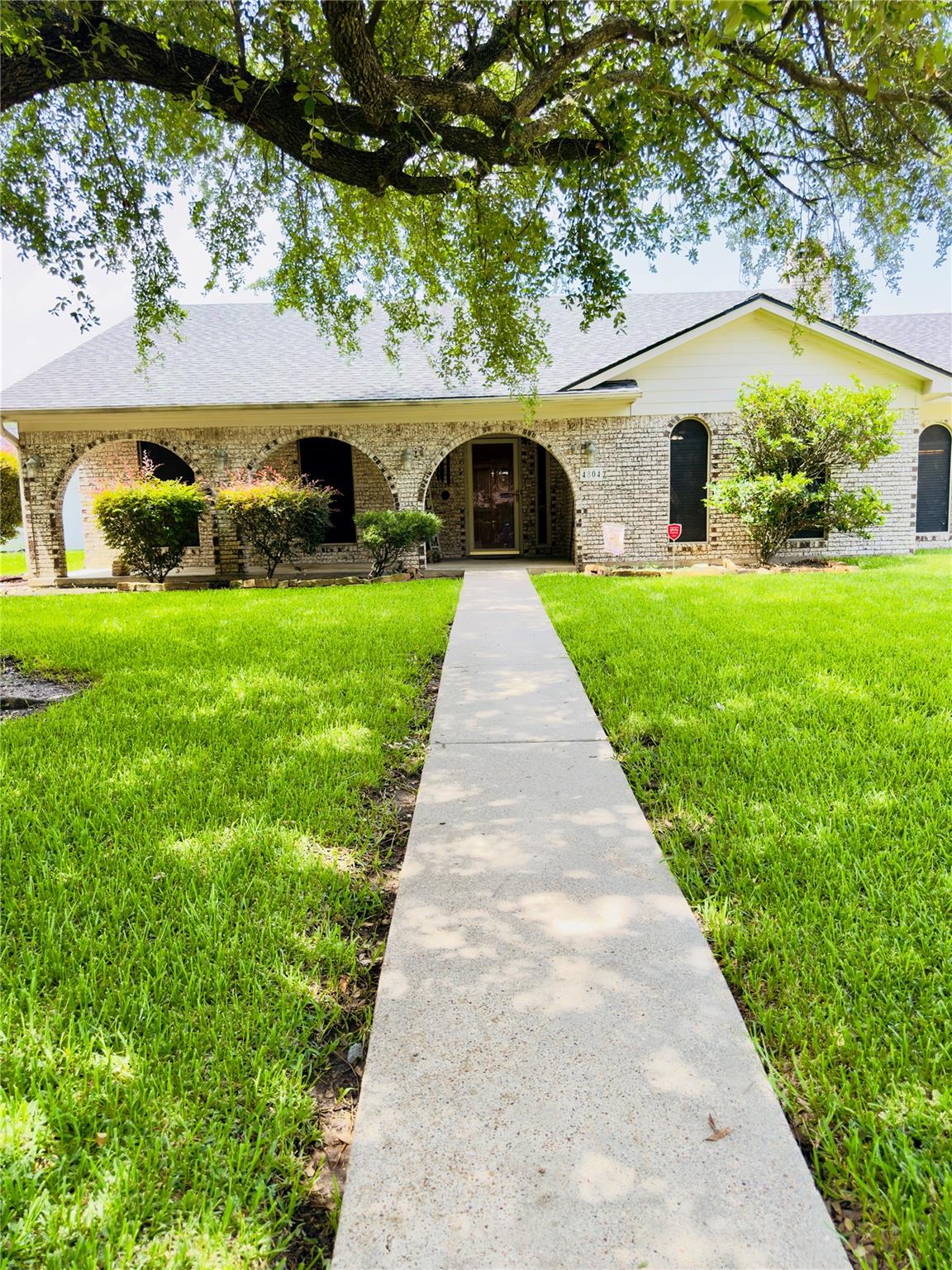 4804 Country Club View
