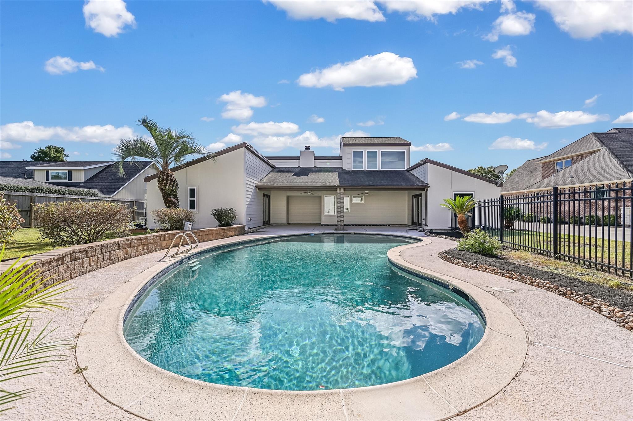 2105 Airline Drive