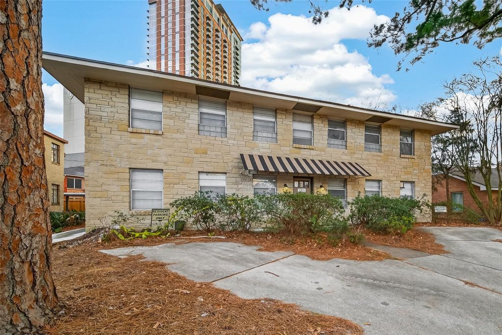 Photo of 2021 Southgate Boulevard #6, Houston, TX 77030 (MLS # 2651625)
