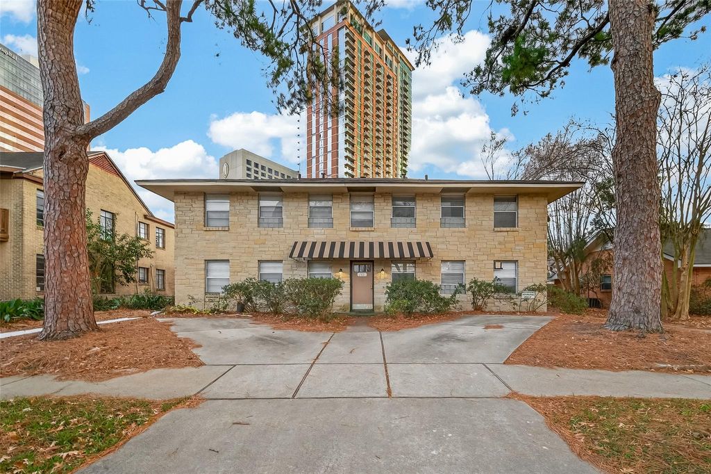 Photo of 2021 Southgate Boulevard #6, Houston, TX 77030 (MLS # 2651625)