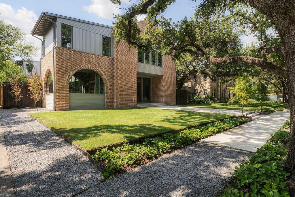 Photo of 5320 Cherokee Street, Houston, TX 77005 (MLS # 7685742)