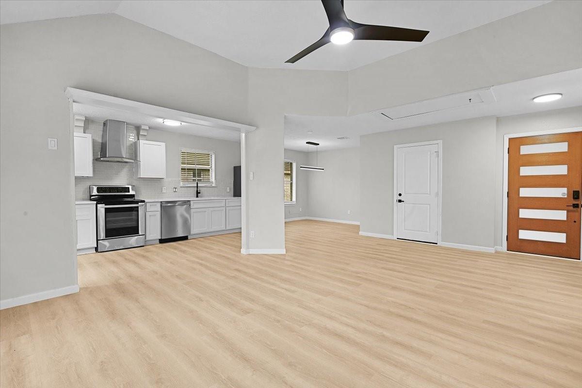 2601 Village Circle Dr Drive