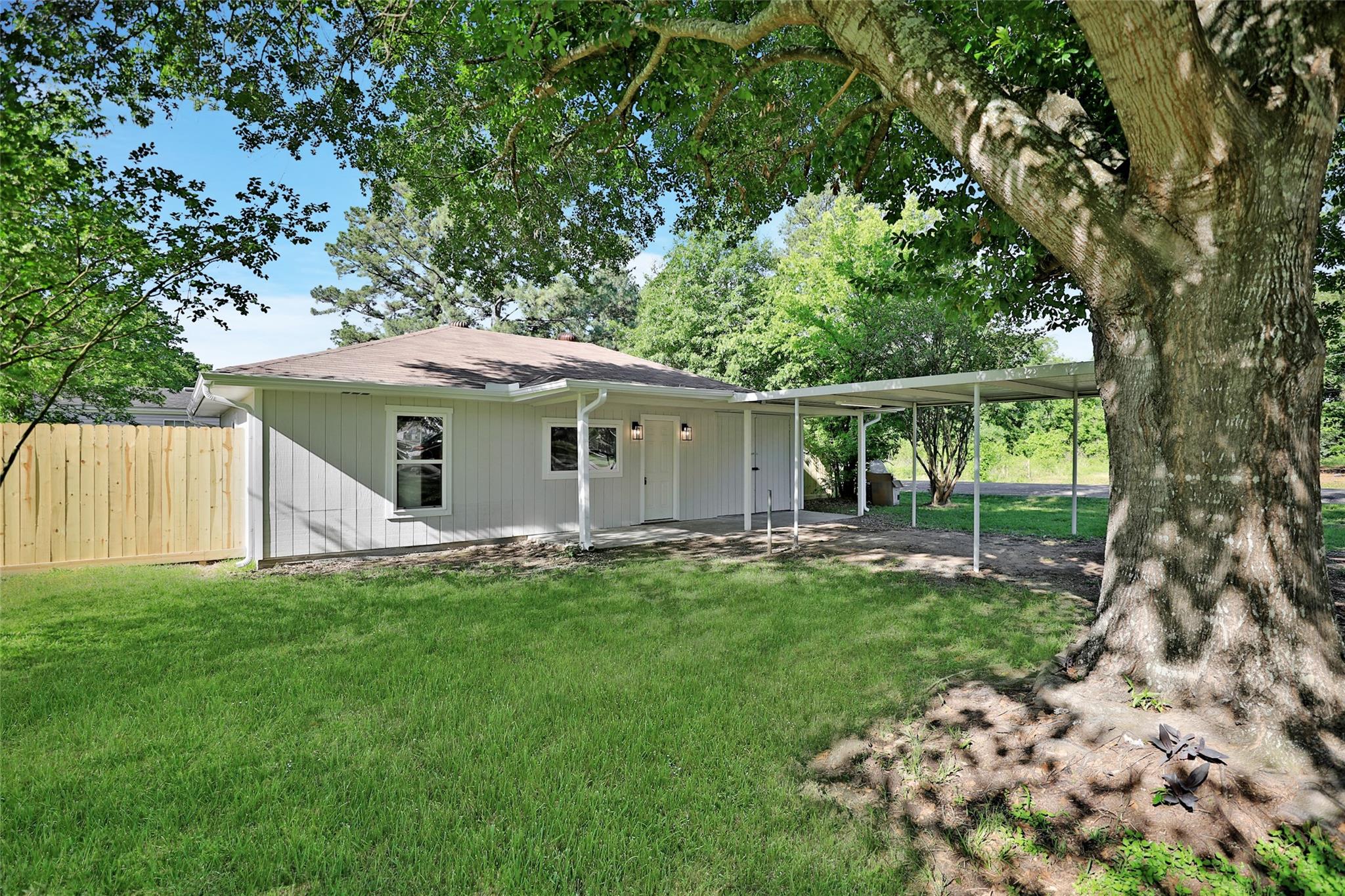 11712 White Cedar Street