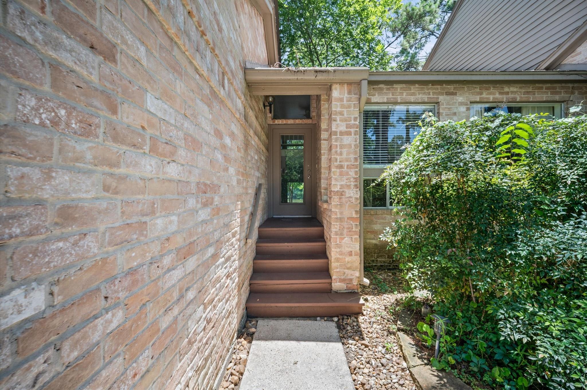 13 Lakeridge Drive