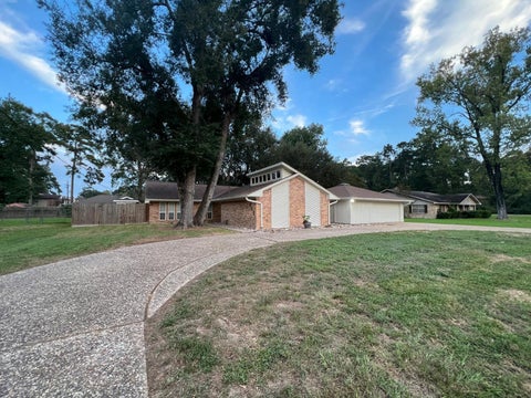 Photo of 807 Shell Avenue, Cleveland, TX 77327 (MLS # 89900820)