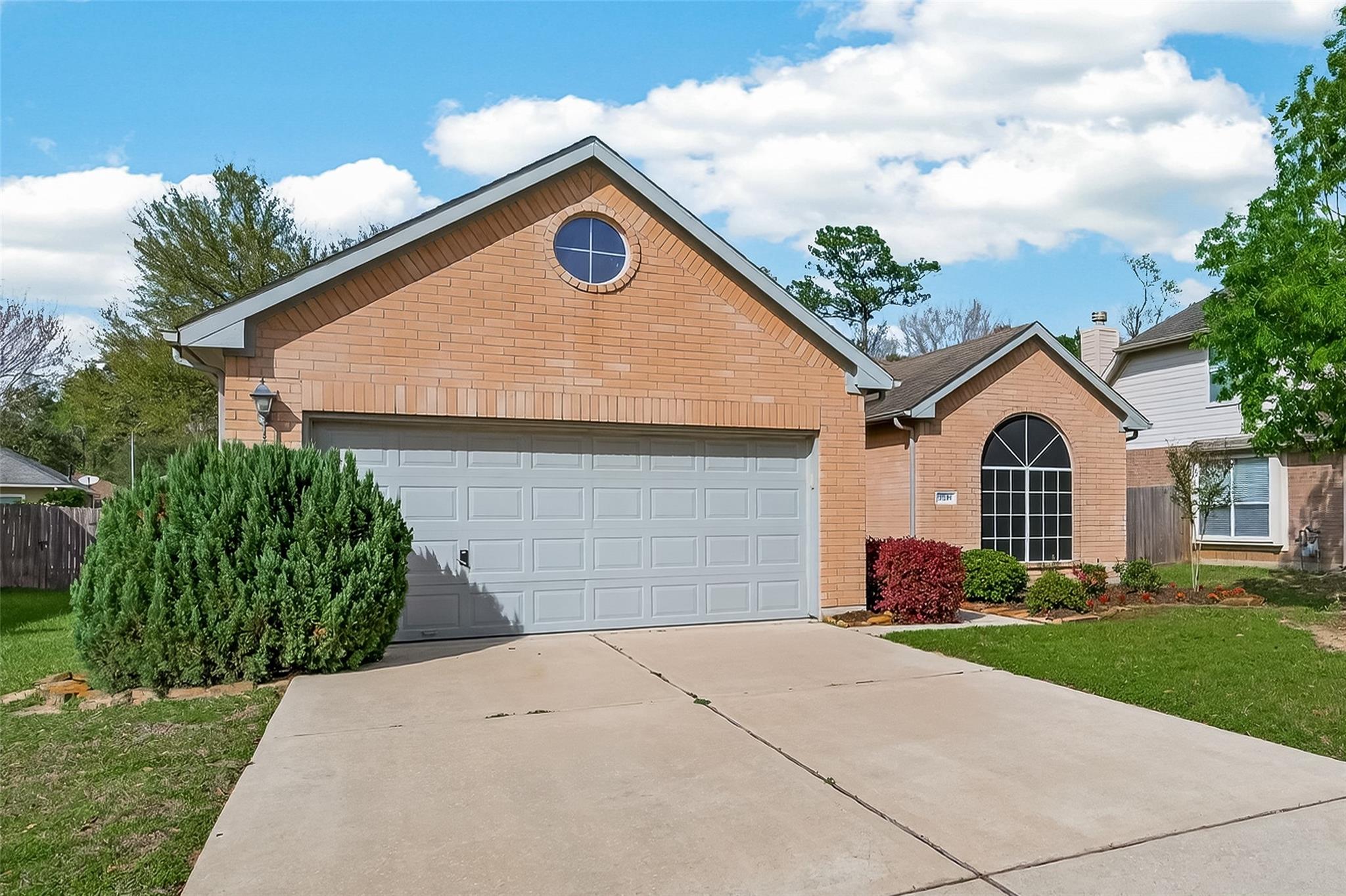 9218 E Lakeside Drive