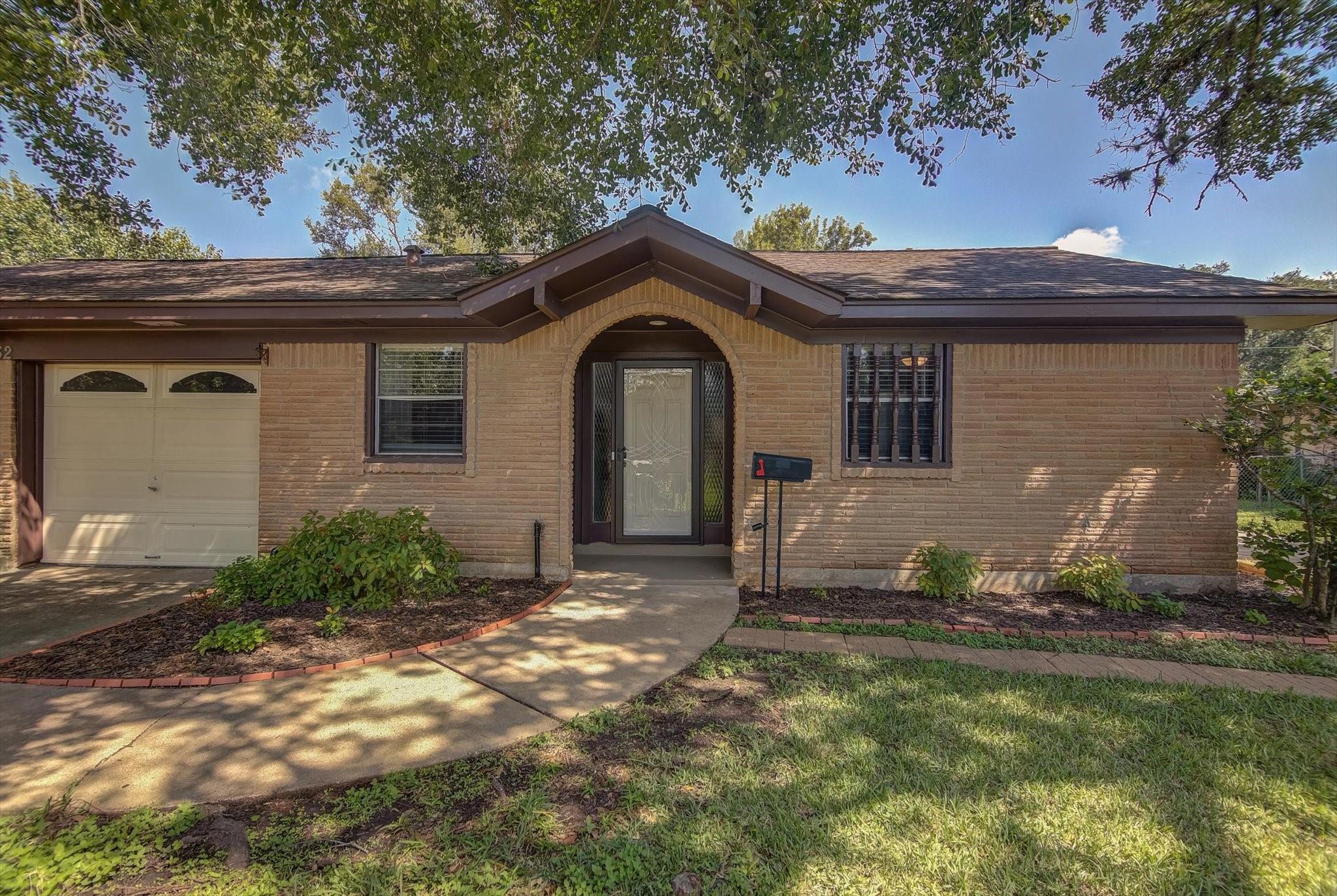 332 Crestwood Street