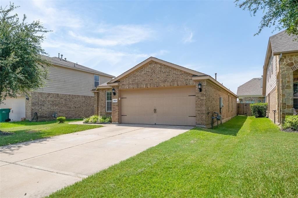 Photo of 9926 Opal Rock Drive, Rosharon, TX 77583 (MLS # 3108332)