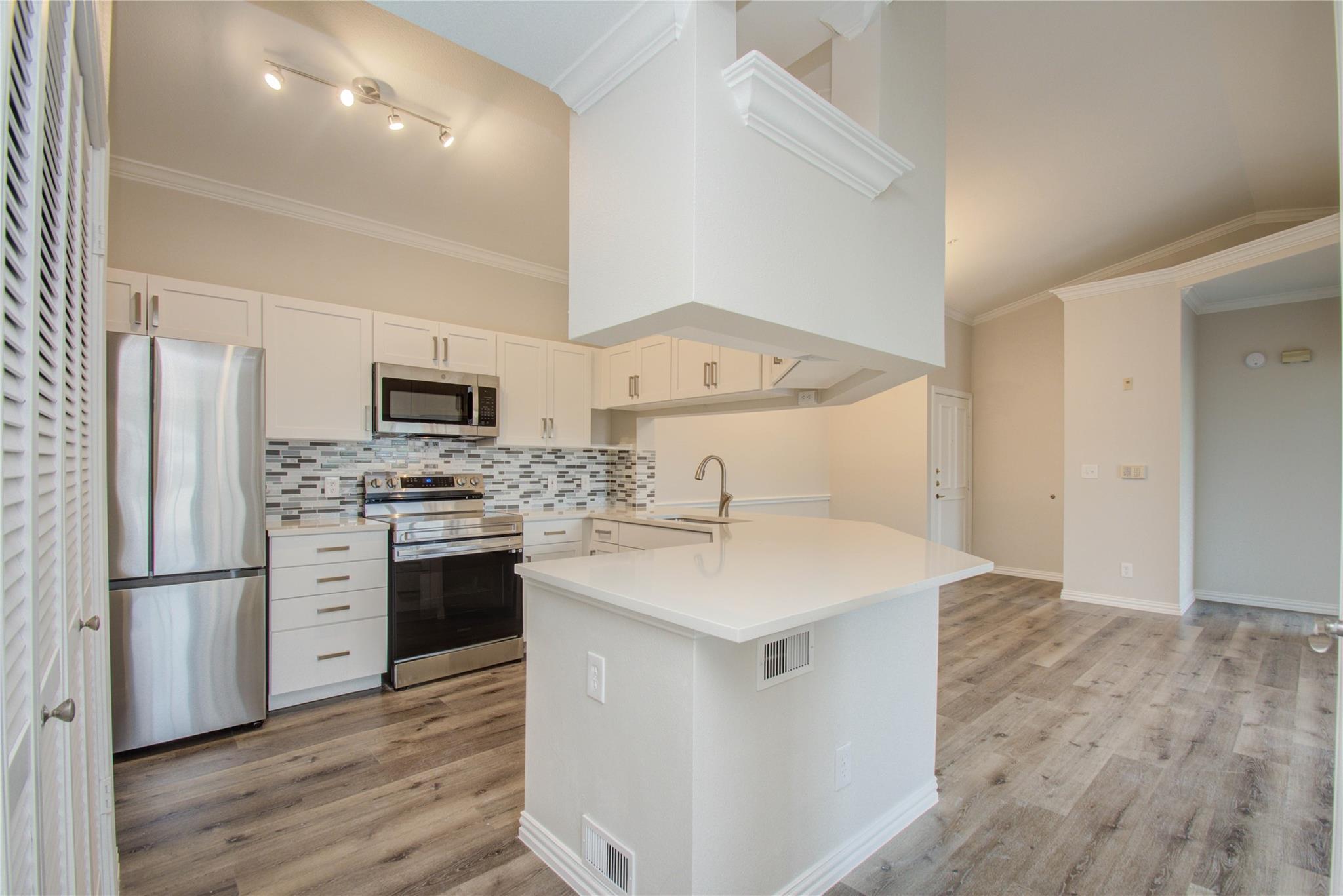 2111 Welch Street A321