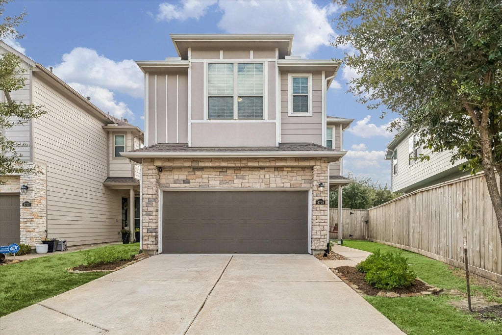 Photo of 4719 Glen Isle Drive, Houston, TX 77009 (MLS # 28083299)